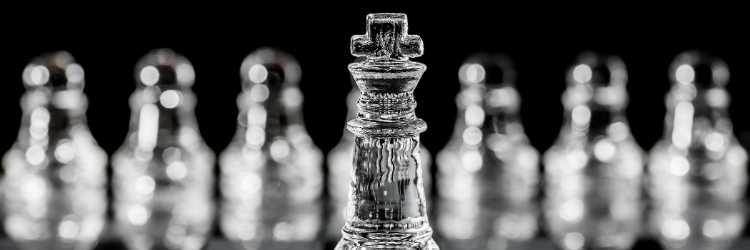 Chess board, focussing on the largest chess piece