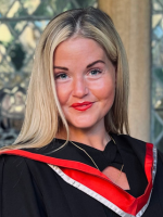 Sophie Holland Head shot