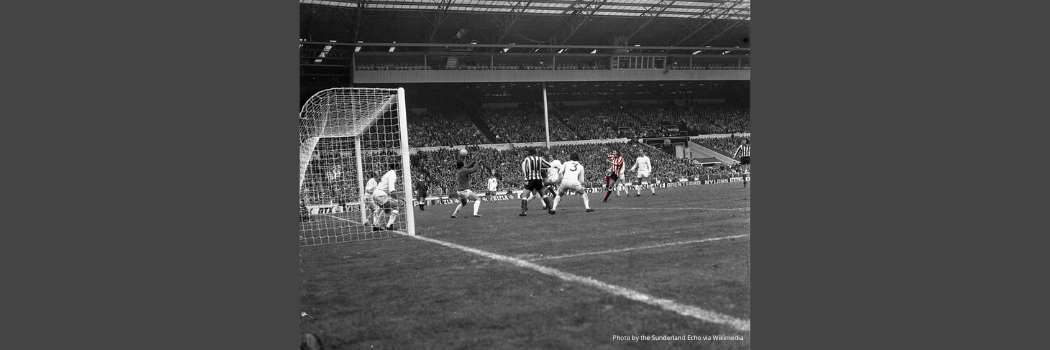 Black and white photo of Ian Porterfield's winning goal for Sunderland Football Club in the 1973 FA Cup Final