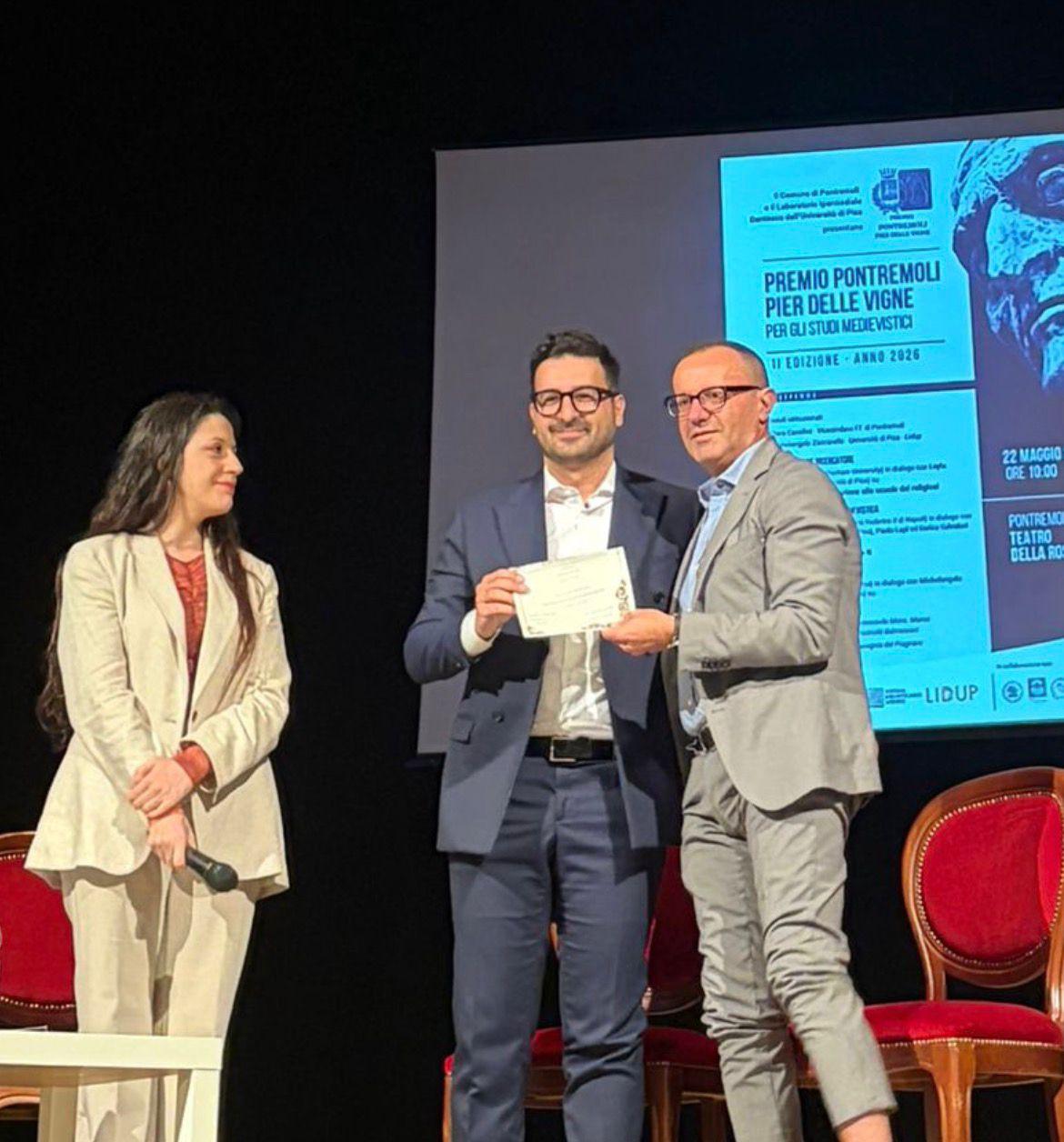 Dr Dell'Oso receives prize