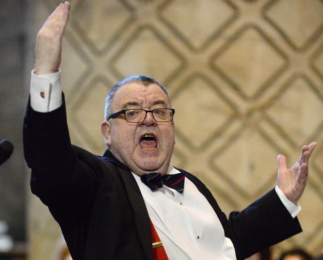 Jeremy Dibble conducting in Durham Cathedral 