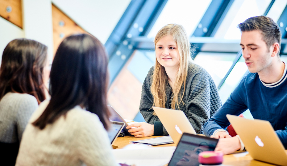 A busy student seminar