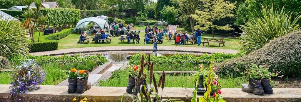 Botanic Garden lawn view with visitors